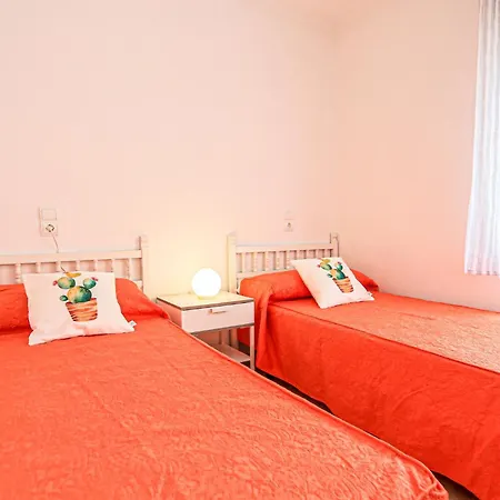 Litoral Costa Dorada - Aquarium Only Families *